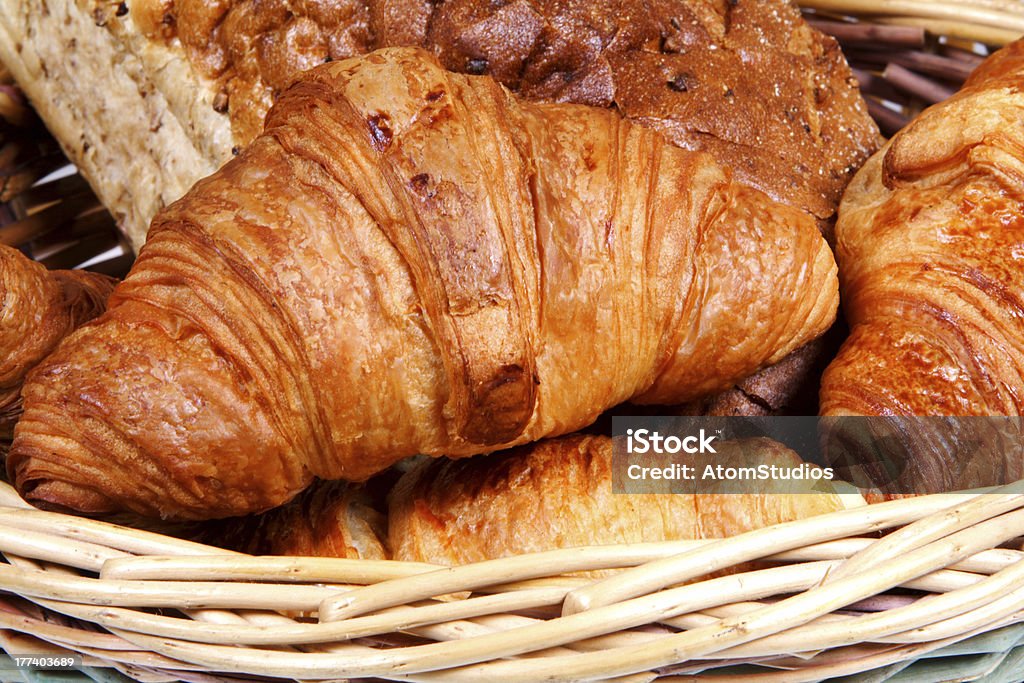 Croissants und Brot - Lizenzfrei Backen Stock-Foto