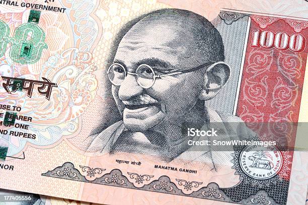 Gandhi Na Nota De Mil Rupia - Fotografias de stock e mais imagens de Conta - Acessório Financeiro - Conta - Acessório Financeiro, Cultura Indiana, Finanças