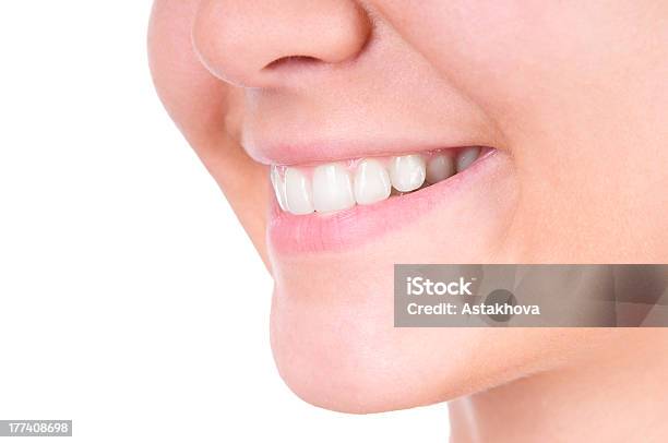 Зубы Отбеливающая Стоматологическая Care — стоковые фотографии и другие картинки Белый - Белый, Взрослый, Горизонтальный