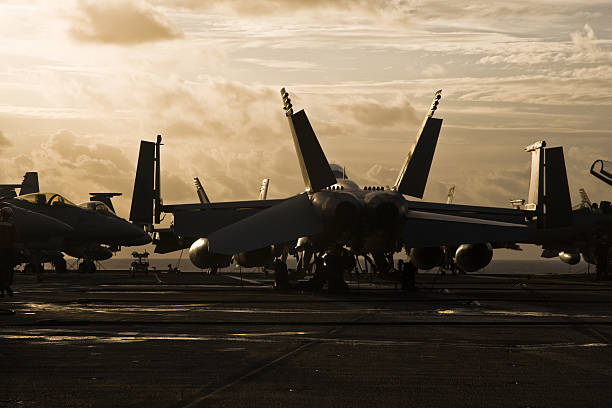 f/a - 18f super hornet cockpit nascer do sol - f/a 18 imagens e fotografias de stock