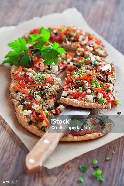 Foto de Pizza e mais fotos de stock de Almoço - Almoço, Aveia, Comida