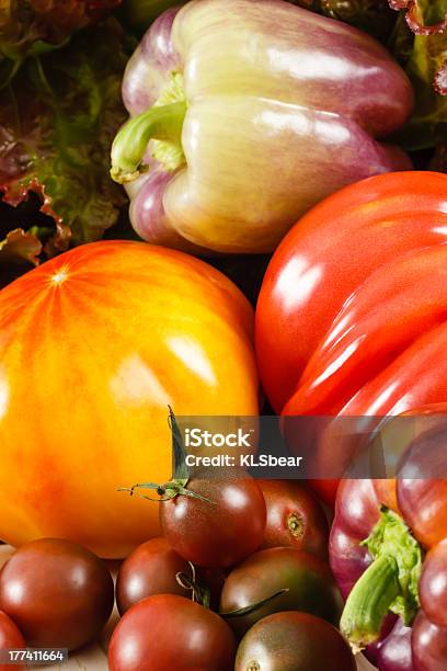 Tomaten Und Paprika Stockfoto und mehr Bilder von Bildkomposition und Technik - Bildkomposition und Technik, Bunt - Farbton, Eigen-Anbau