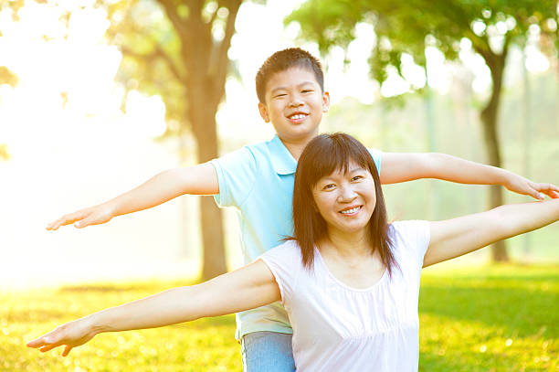 istock Asian mother and child 177412066