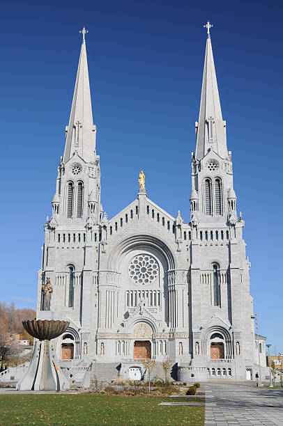 istock St-Anne-de-Beaupre basilica 177414492