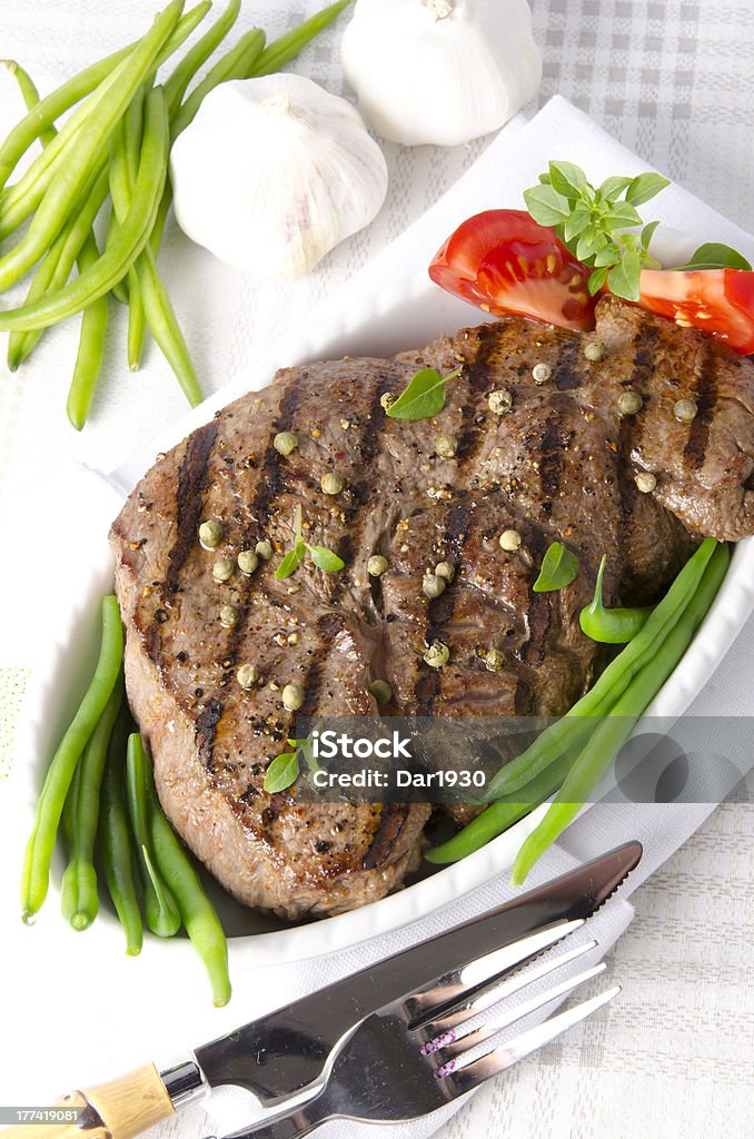 Steak grillé. Au Barbecue - Photo de Contre-filet libre de droits