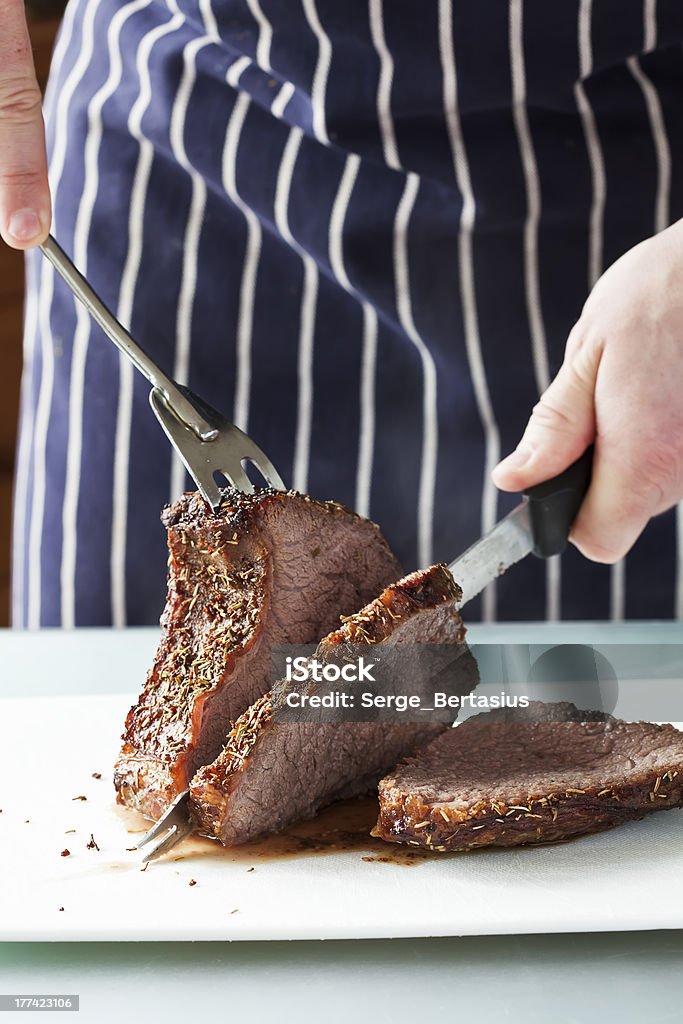 Gebratenes Fleisch wird geschnitzte - Lizenzfrei Roast Beef Stock-Foto