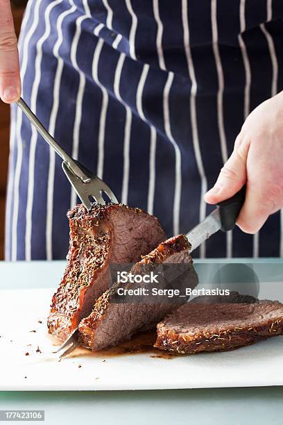 Gebratenes Fleisch Wird Geschnitzte Stockfoto und mehr Bilder von Roast Beef - Roast Beef, Schneiden - Essenszubereitung, Schnitzen