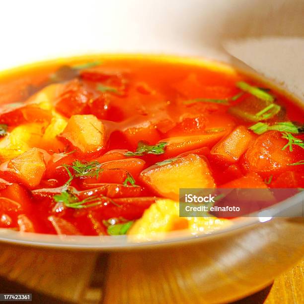 Zuppa Di Verdurebarbabietola Rossa - Fotografie stock e altre immagini di Aglio - Alliacee - Aglio - Alliacee, Alimentazione sana, Aneto