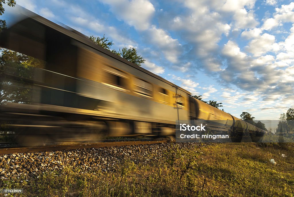 Los trenes de alta velocidad - Foto de stock de Actividad libre de derechos