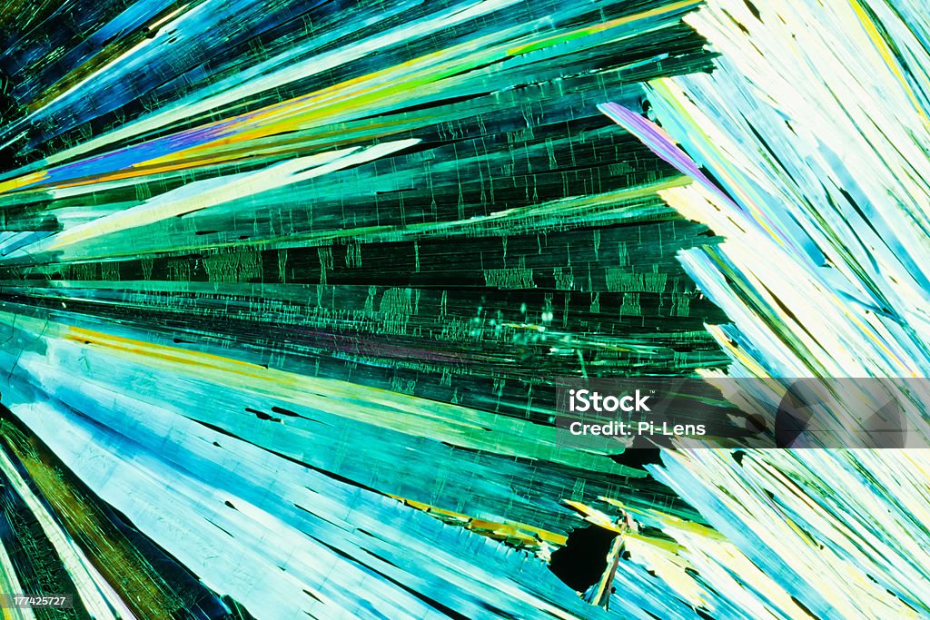 Urea ou carbamide cristais em polarized luz - Foto de stock de Cristal royalty-free
