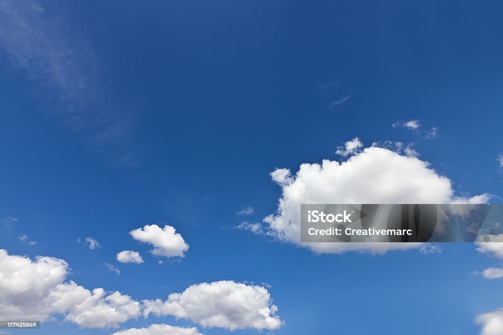 Bela Cloudscape - Foto de stock de Azul royalty-free