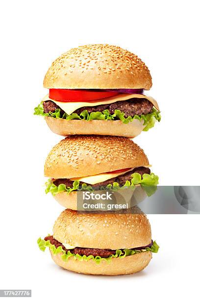 Hamburger Di Manzo - Fotografie stock e altre immagini di Alla griglia - Alla griglia, Carne, Cena