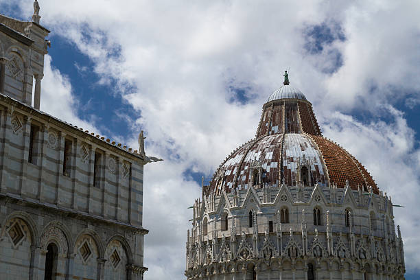 Batistério de Pisa - foto de acervo