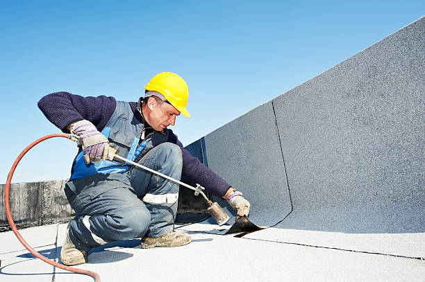 flat roof covering works with roofing felt - 不透水 個照片及圖片檔