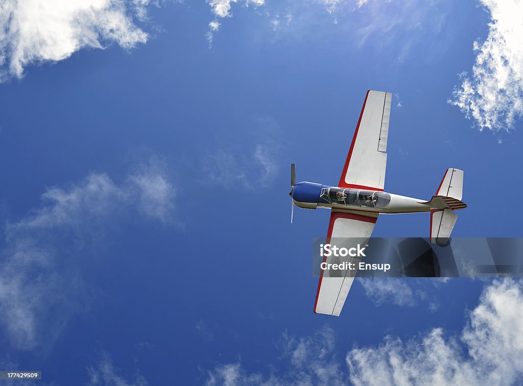 Aerobatic avión - Foto de stock de Acrobacia aérea libre de derechos
