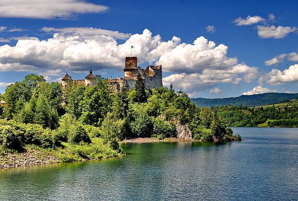 istock Castle on a hill beside lake (Nedec, Poland) 177429677