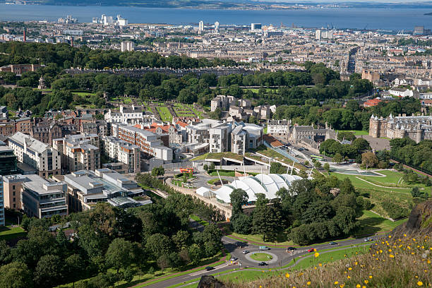 istock Famous Edinburgh buildings 177433296