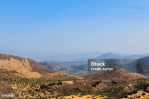 Cretan Paisaje Rural Foto de stock y más banco de imágenes de Agricultura - Agricultura, Aire libre, Aldea