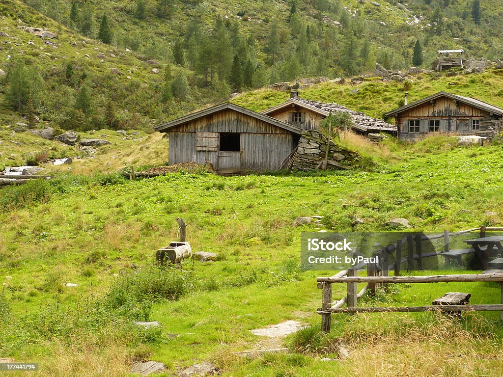 Capanne delle Alpi austriache - Foto stock royalty-free di Acqua