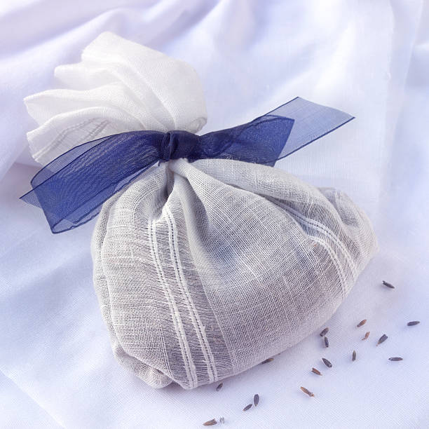 bolsa de lavanda - potpourri bag fotografías e imágenes de stock