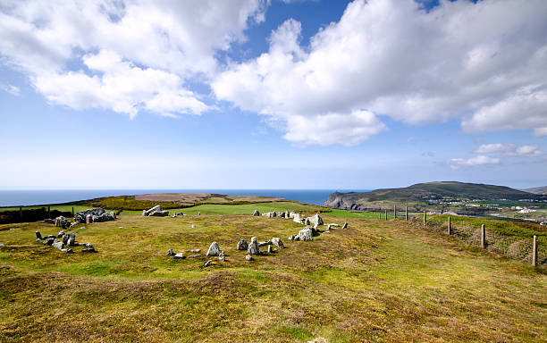 mull hill kamień koło z widokiem na port erin - stone circle zdjęcia i obrazy z banku zdjęć