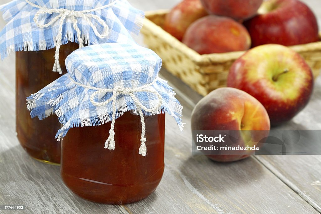 Варенье, персики и яблоки - Стоковые фото Персиковое варенье роялти-фри