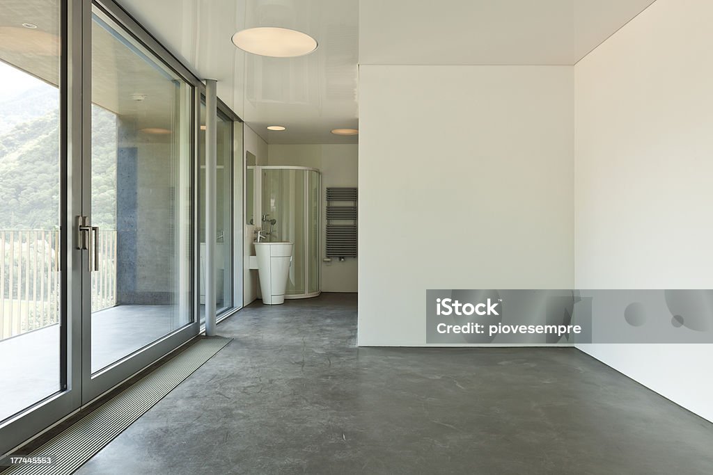 Moderna habitación de hotel - Foto de stock de Baño libre de derechos