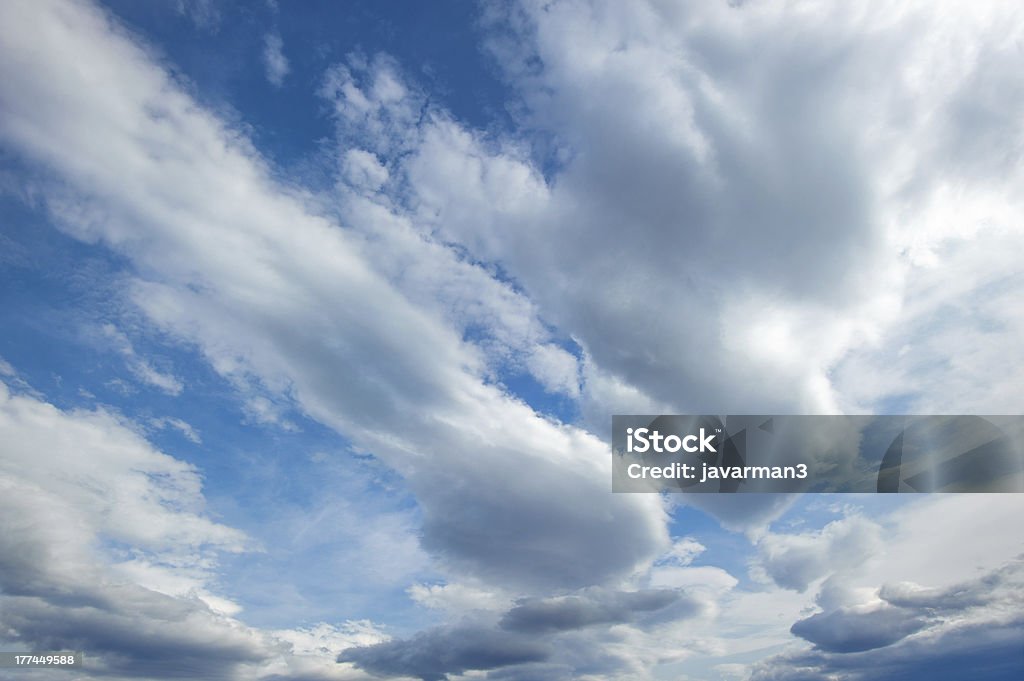 Fond de ciel nuageux - Photo de Blanc libre de droits