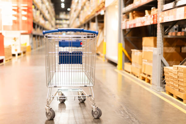 istock Shopping cart at a hardware store 1774507636