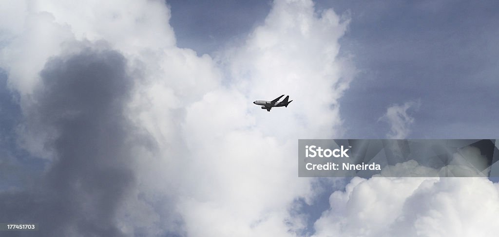 Avión - Foto de stock de Acrobacia aérea libre de derechos