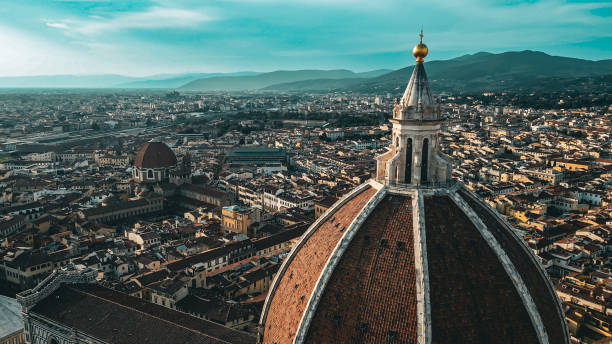 Florence is the capital city of the region of Tuscany in Central Italy. It is also the most populated city in Tuscany, with 360,930 inhabitants in 2023, and 984,991 in its metropolitan area.
Piazza del Duomo (English: vista aérea de la piazza del duomo en florencia, vista aérea del casco antiguo de florencia y la piazza del duomo en florencia, ciudad italiana histórica y culturalmente rica florencia, florencia - vista aérea de la ciudad de florencia, destino turíst