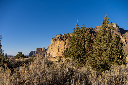 Smith rock state park in Oregon USA known for the climbing, ironic monkey face, variety of trails, and the striking rock formation providing beautiful scenery