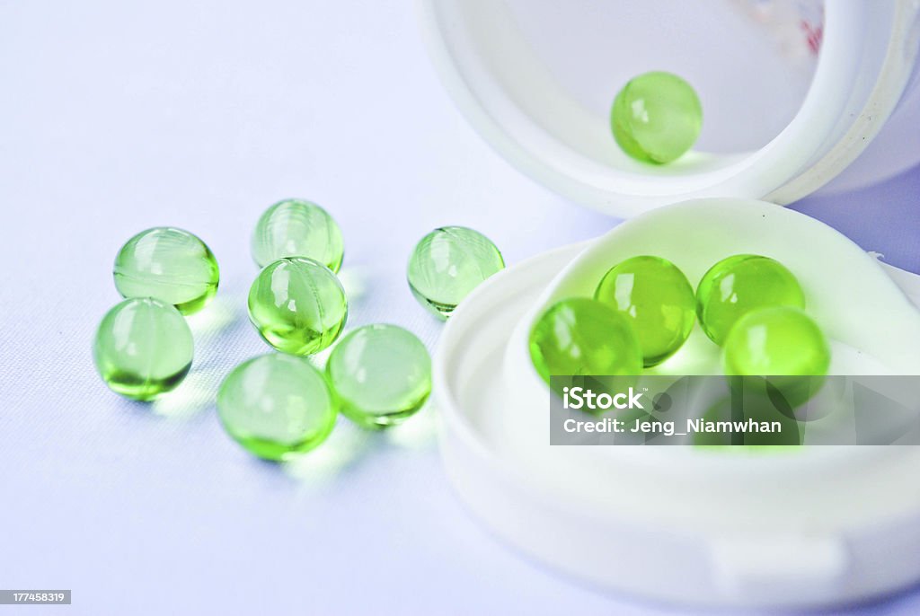 gel vitamina complementar cápsulas - Foto de stock de Comprimido royalty-free