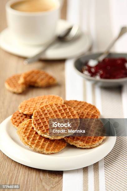 미니 Stroopwafels 커피 및 잼 와플에 대한 스톡 사진 및 기타 이미지 - 와플, 날씬한, 원형