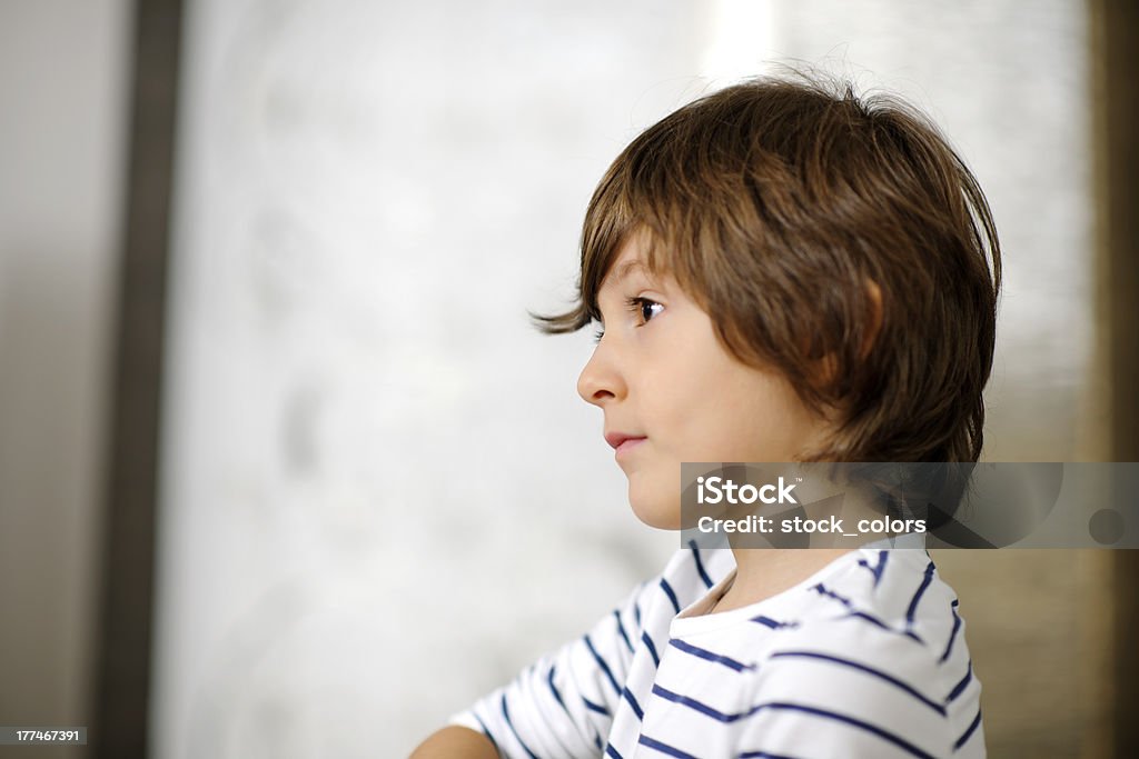 Cheveux bruns enfants - Photo de 4-5 ans libre de droits