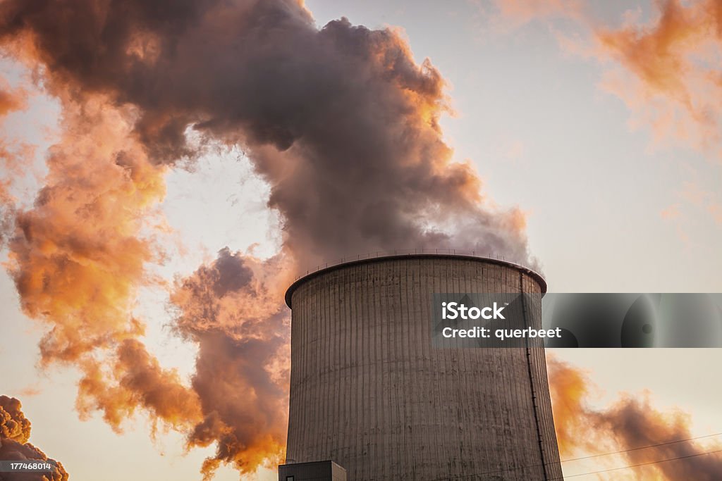 Kamin eines Kohle Power Plant - Lizenzfrei Kühlturm Stock-Foto