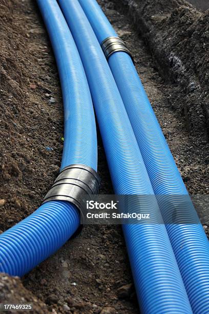 Tubo De Plástico - Fotografias de stock e mais imagens de Azul - Azul, Borracha - Material, Canal - Água Corrente