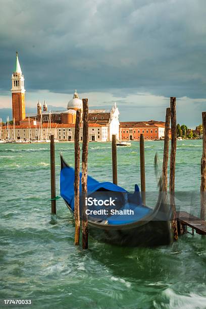 Gôndola E Igreja De San Giorgio Maggiore Em Veneza - Fotografias de stock e mais imagens de Anoitecer - Anoitecer, Ao Ar Livre, Arquitetura