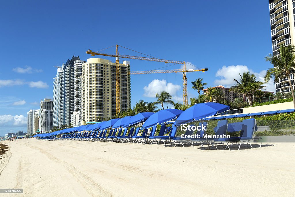 Wieżowiec z Sunny Isles Beach w Miami, Floryda - Zbiór zdjęć royalty-free (Plac budowy)