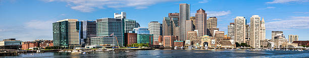 boston waterfront panorama - rowes wharf - fotografias e filmes do acervo