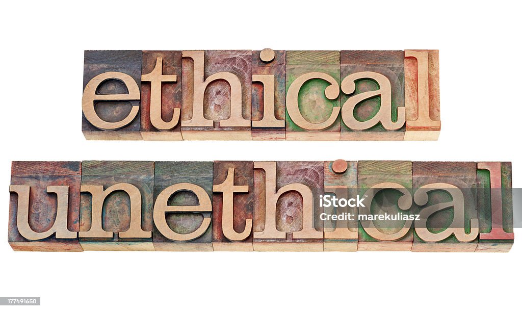 Etica e non etiche parole nel tipo di legno - Foto stock royalty-free di Antico - Vecchio stile