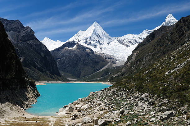 peru, cordillera blanca mountain - mountain peru cordillera blanca mountain range - fotografias e filmes do acervo