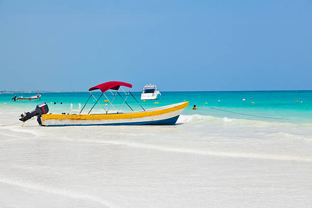 istock Yachts moored in Playa Paraiso, Mayan Riviera 177498428