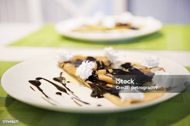 Panquecas Com Chocolate - Fotografias de stock e mais imagens de Alimentação Não-saudável - Alimentação Não-saudável, Almoço, Atirar à Baliza