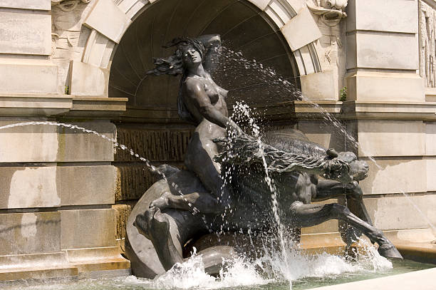istock Neptune fountain sculpture details 177500103