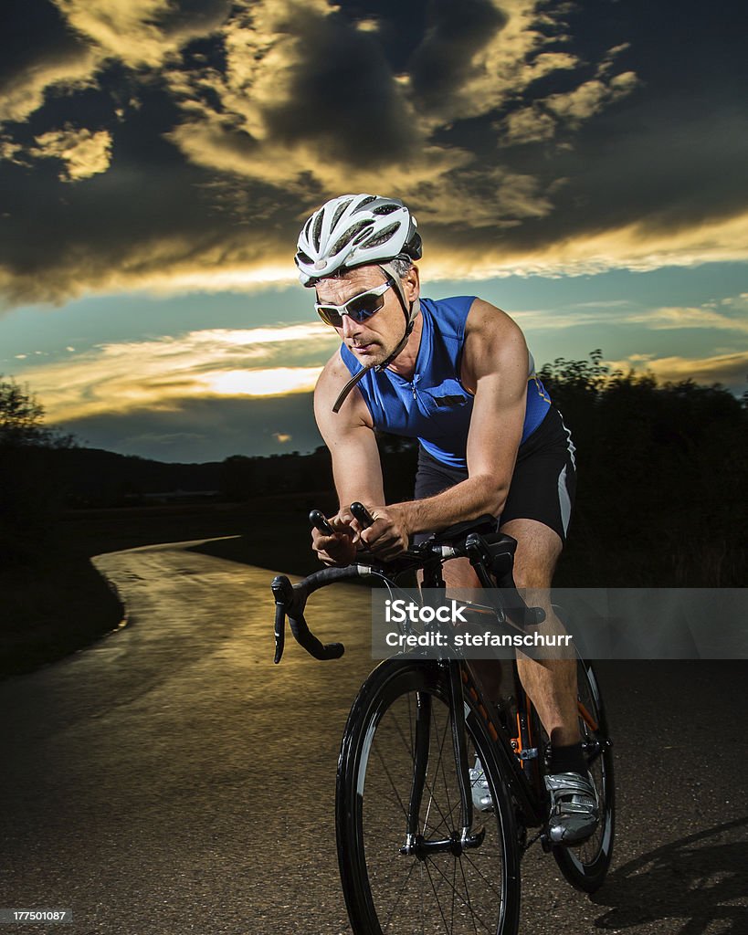 Triatleta Ciclismo em - Royalty-free Adulto Foto de stock