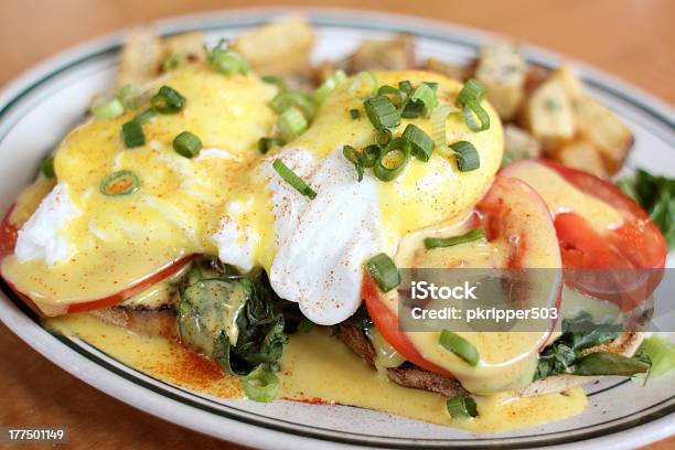 Foto de Deliciosos Ovos Florentine e mais fotos de stock de Batatas Prontas - Batatas Prontas, Café da manhã, Cebolinha