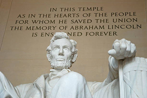 lincoln memorial in washington, dc - lincoln memorial washington dc people abraham lincoln stock-fotos und bilder