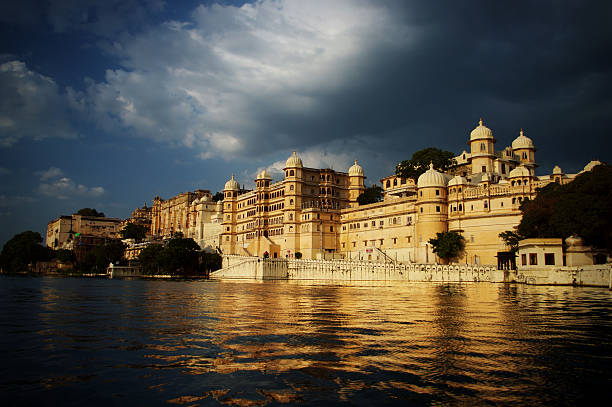 istock City palace of Udaipur 177504095
