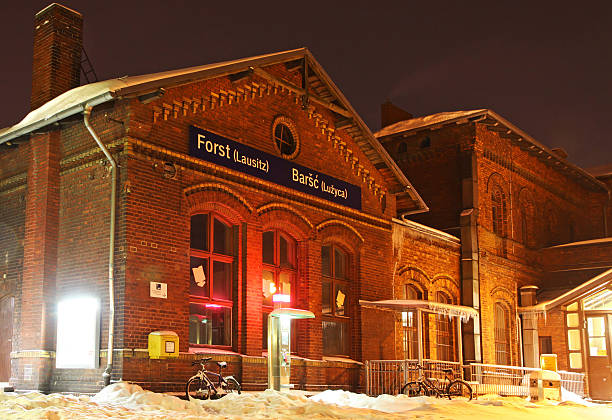 istock Building of Forst railway station 177504819